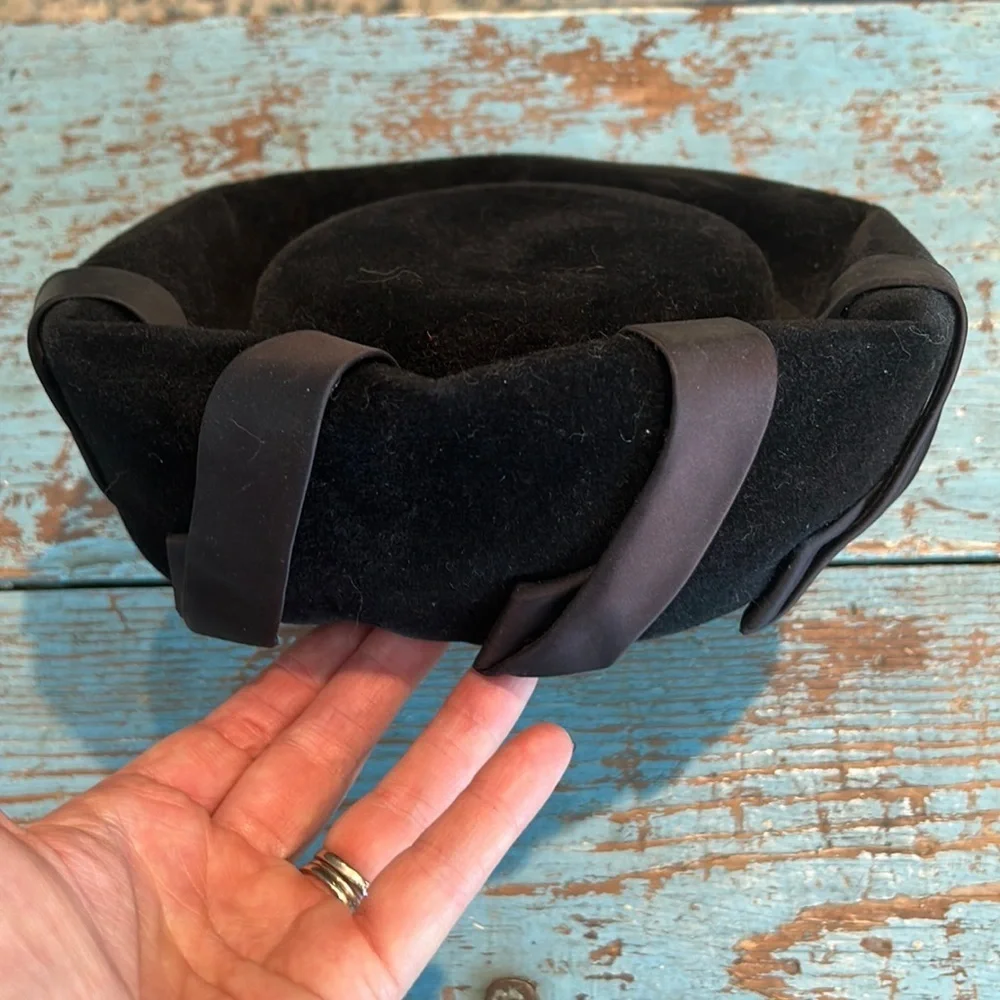 Vintage  Black Velour Cocktail Hat Satin Loops Fascinator - Picture 2 of 7